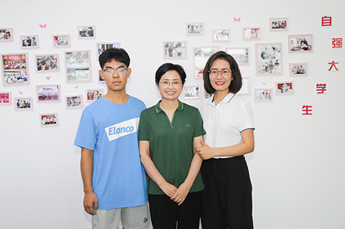 2024 迪丽胡玛尔与天津汉族男孩结亲助学.jpg